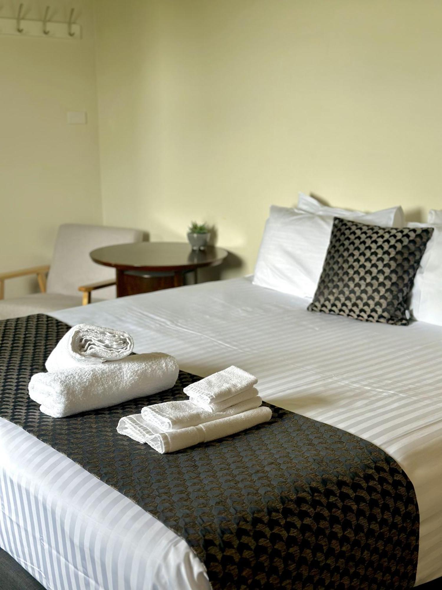 Romano's Hotel&Suites Wagga Wagga Esterno foto