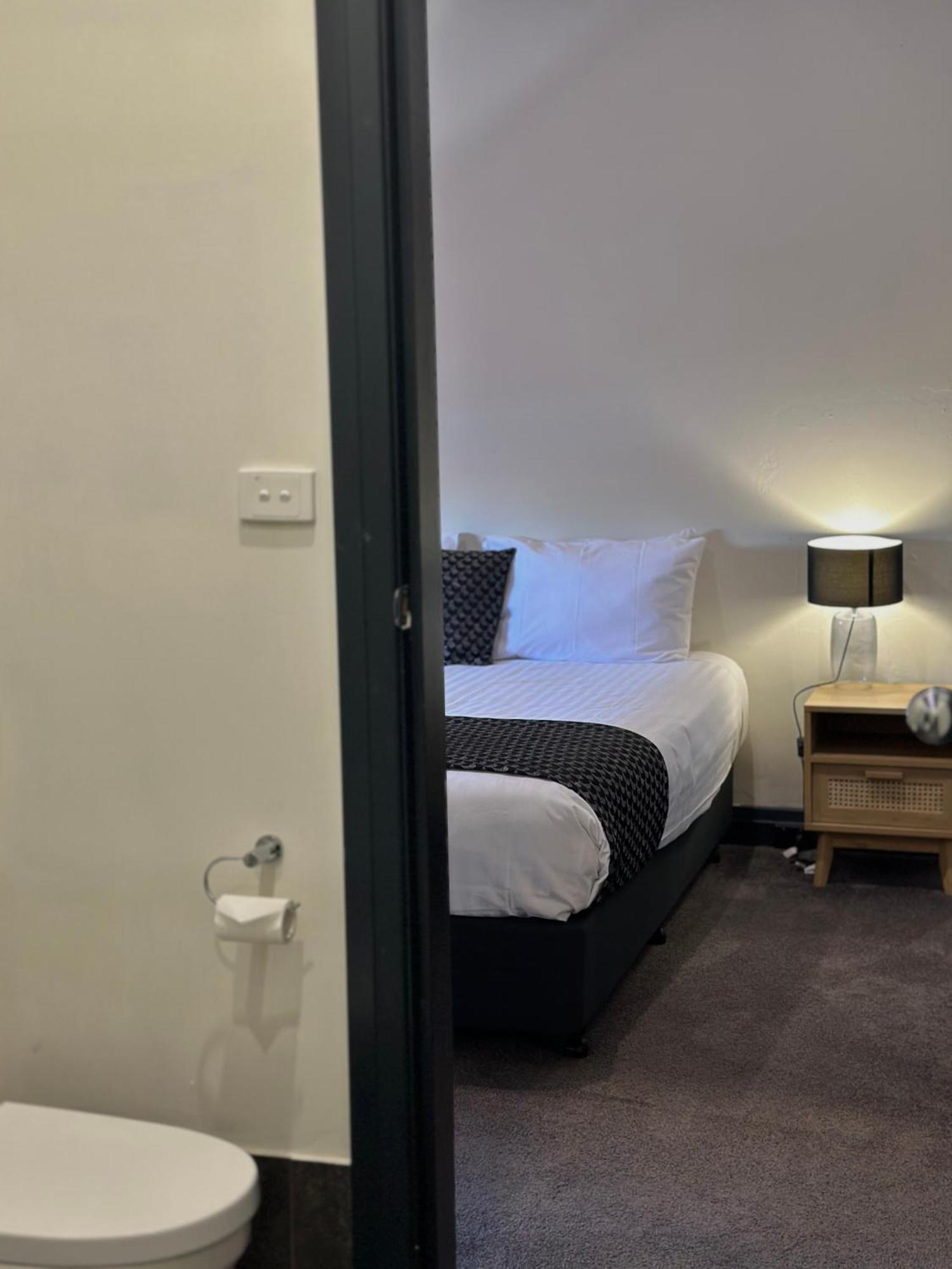 Romano's Hotel&Suites Wagga Wagga Esterno foto