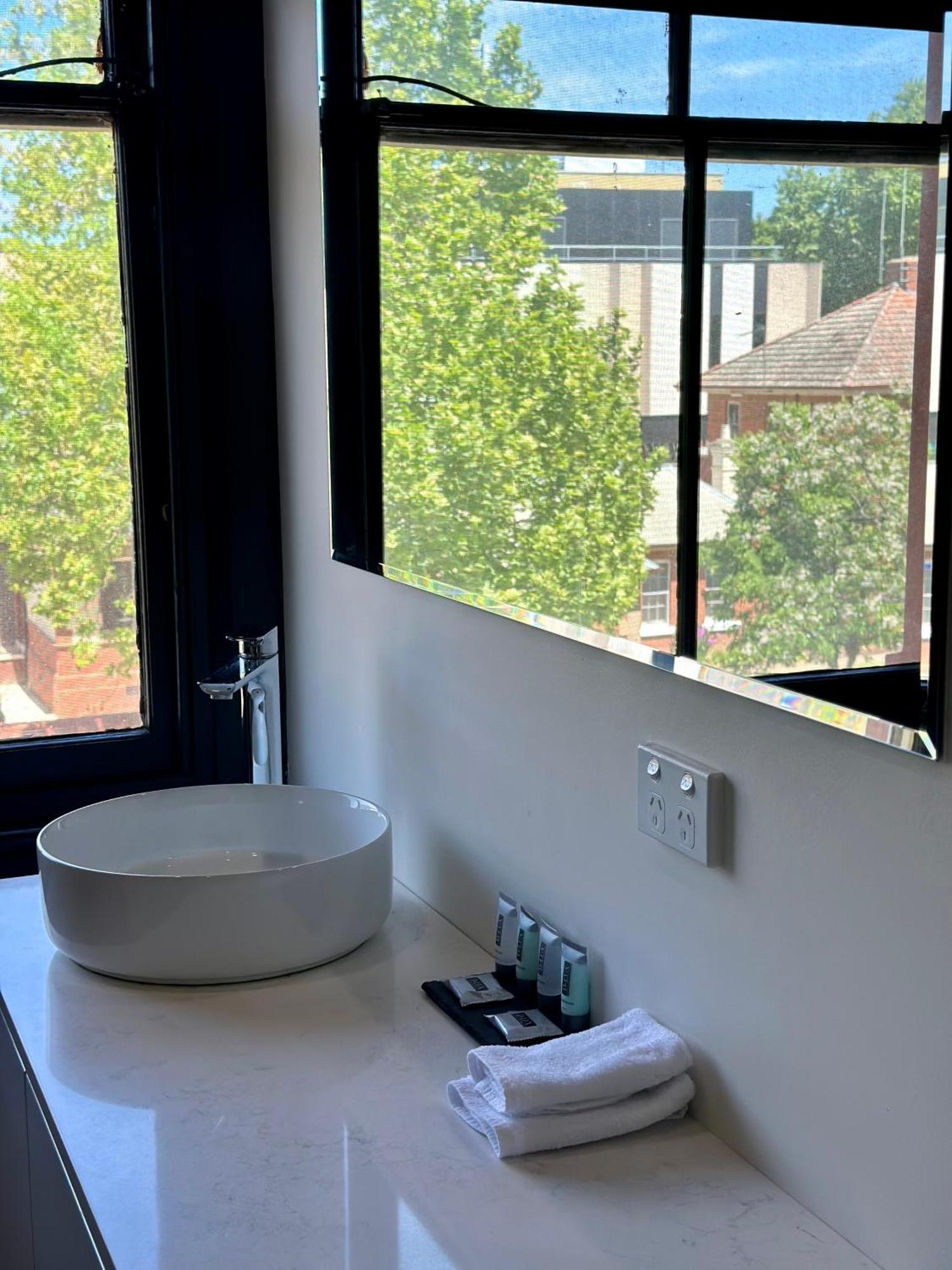 Romano's Hotel&Suites Wagga Wagga Esterno foto